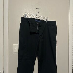 Dickies Black Cargo Pants with Straight Leg Design
